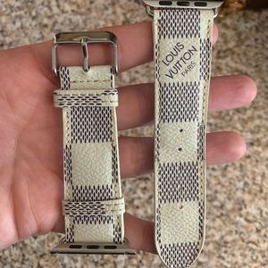 Apple Watch leather band fits 42mm/44mm